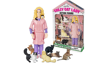Tu peux bien sur collectionner des figurines de Superman et Spiderman, mais tu peux aussi acheter une superhéroïne un peu plus réaliste… Source : https://mcphee.com/products/crazy-cat-lady-action-figure 