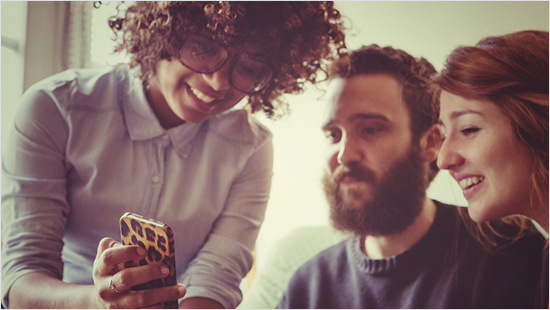 ... ou composer une tenue avec vos amis pour ensuite la commander en ligne. Ensuite vous pouvez...