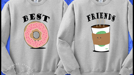 Vrolijk truiensetje om samen met je beste vriend(in) te dragen! Bron: etsy.com/nl/listing/490245360/beste-vrienden-koffie-donut-crewneck