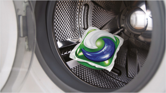 Tyto kapsle na praní prádla mají 3 speciální složky, které zůstávají oddělené do doby, než přijdou do kontaktu s vodou.