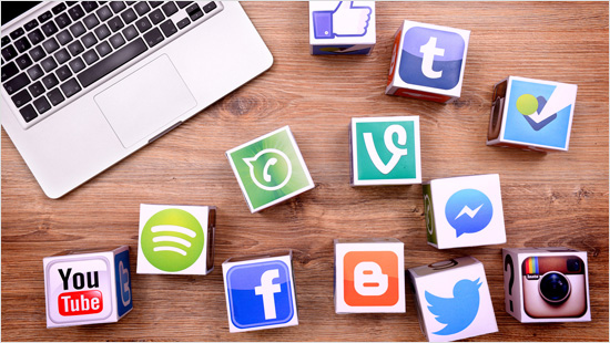 ... a sdílet své informace prostřednictvím svých sociálních sítí a recenzí.