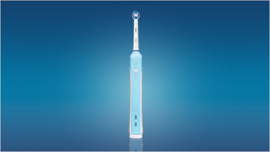 Elektrický zubní kartáček Oral-B Professional Care 500 poskytuje profesionální zubní péči.