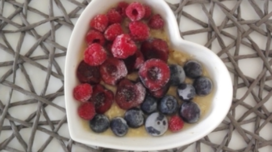 A některé varianty jsou jako z katalogu -  kdo by odolal kaši s domácím ovocem? 