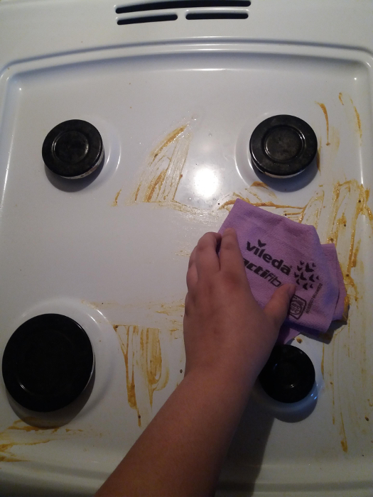 ...zkoušeli stírání špíny s hadříkem...