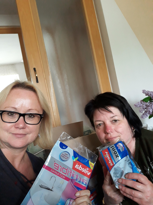 trnd-ambasadorka edita.w při předávání vzorků: Vileda je tady!!!! :-)