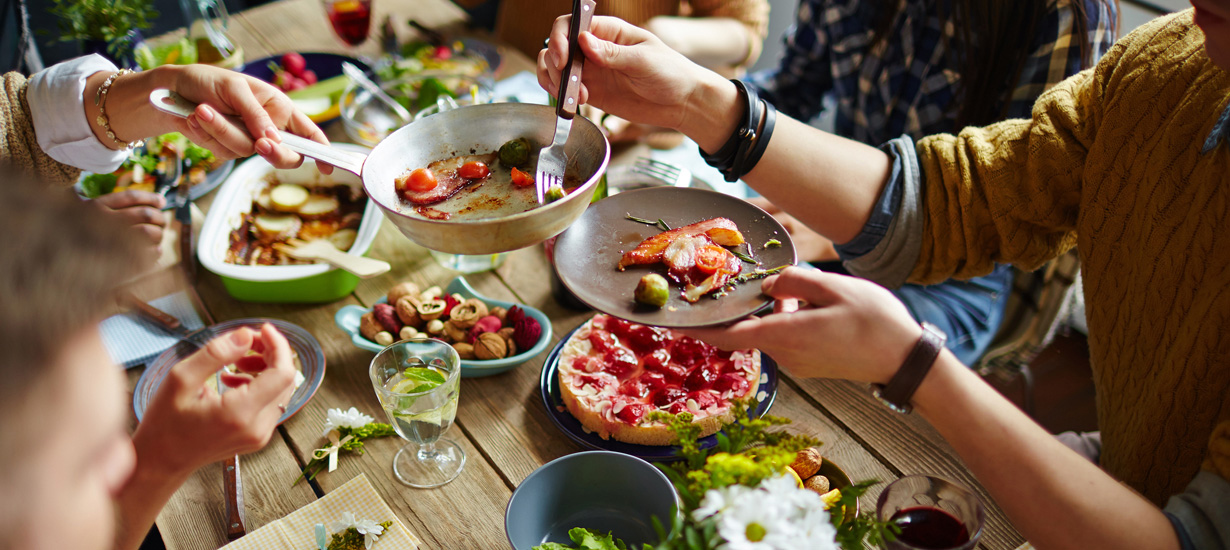 Povědět o ní svým přátelům třeba u společného pokrmu...