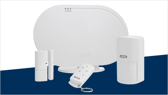 … Smartvest Zentrale. Sie verbindet alle Funk-Komponenten miteinander. Innerhalb der Reichweite ist sie per Fernbedienung bedienbar. 