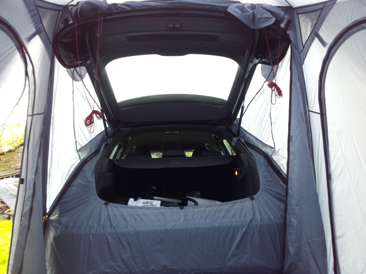 Auch Onlinereporterin anjokoschinski ist fasziniert von der Fahrzeuganbindung.