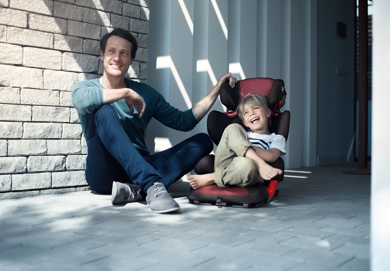 ... den sicherheitsgeprüften Kindersitzen und Babyschalen ...