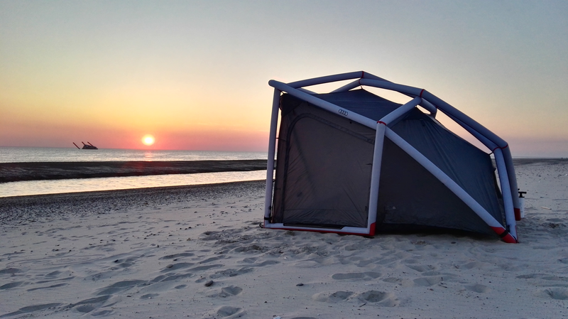 ... zum Audi Campingzelt nun in einem Satz fest.