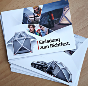 Damit auch Freunde und Bekannte beim Ausprobieren des Audi Campingzelts dabei sein können, liegen der Onlinereporter-Ausstattung 20 Einladungskarten bei.