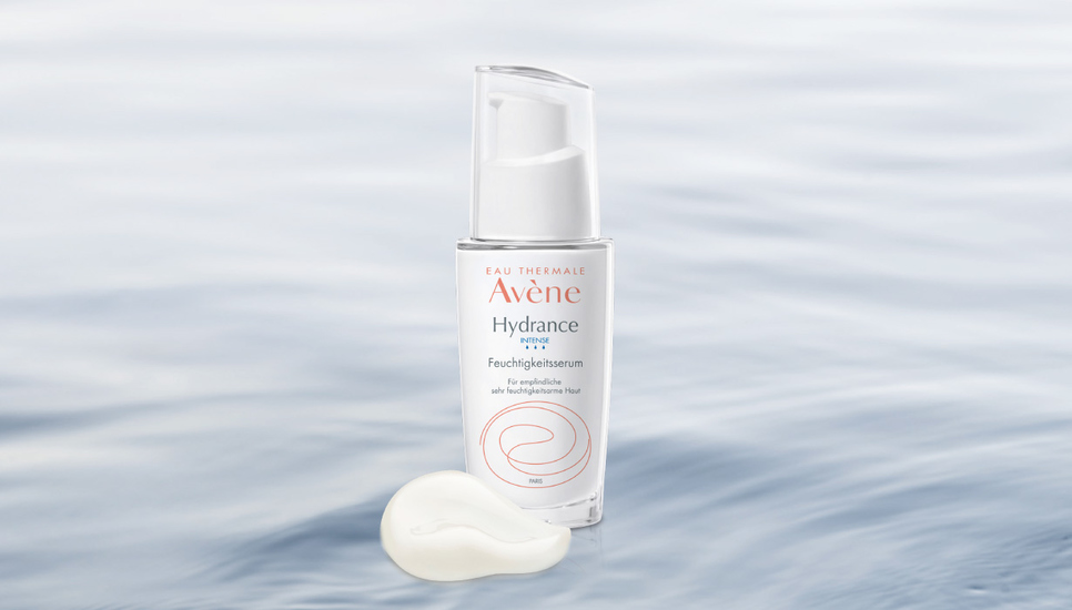 Das Hydrance INTENSE Feuchtigkeitsserum pflegt und erfrischt empfindliche, feuchtigkeitsarme Haut. Es versorgt Gesicht, Hals und Dekolleté …