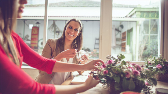 … erzählen sie Interessierten aus der Familie, ihrem Freundes- und Bekanntenkreis von ihren Erfahrungen und ihrem Hintergrundwissen. So machen Sie TOP DÜNGER noch bekannter.