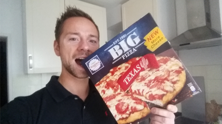 trnd-Partner marcusio findet die BIG Pizza Texas mit Peperonisalami zum anbeißen.