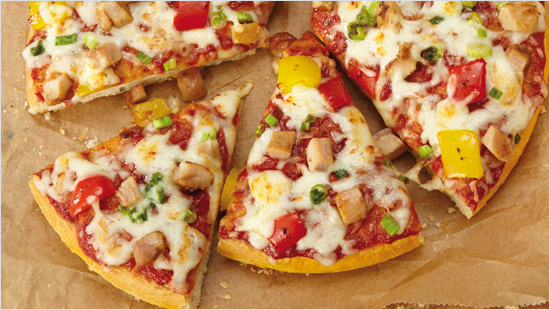 Seit mehr als 20 Jahren landet die BIG Pizza in unseren Backöfen. Ihr Markenzeichen: knusprig-fluffiger Boden mit saftigem und außergewöhnlichem Belag. Nun ist sie noch besser!