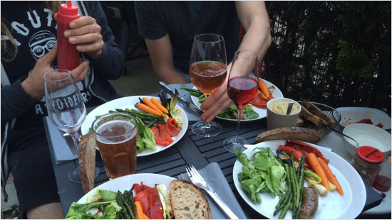 ... mit Big Green Egg steht der Genuss im Mittelpunkt.