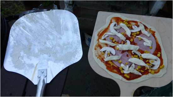 ... und sogar Pizza frisch und lecker backen.  
