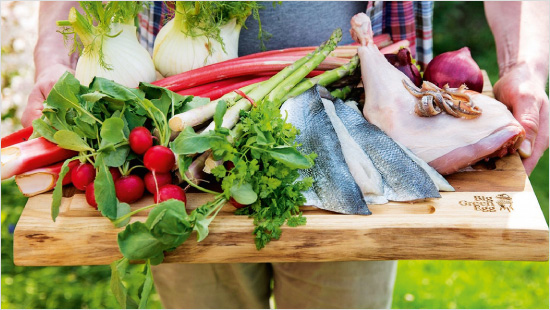 Exakte Temperaturen, eine sehr weite Temperaturskala und eine große Auswahl an Zubehör machen es möglich, die unterschiedlichsten Gerichte zuzubereiten. Erhältlich ist es …