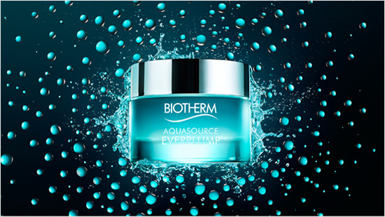 Die Feuchtigkeitspflege AQUASOURCE EVERPLUMP enthält das magische Plus – den Aktiv-Stoff BLUE HYALURON™. Die besondere Pflegetextur …