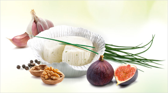 Die silberglänzende Hülle, die in den 60er Jahren revolutionär war, zeichnet Boursin noch heute aus. Das Öffnen gehört zum Essensritual dazu und macht den Genuss zum Erlebnis.