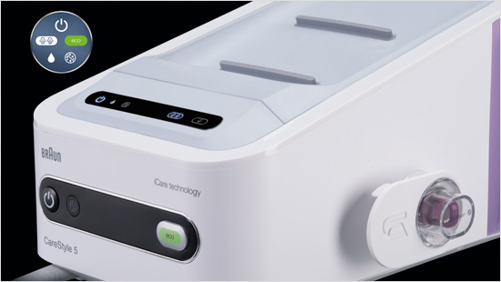 Das digitale Display begleitet Dich durch den Bügelprozess und zeigt Dir z.B. an, wann die Station entkalkt werden muss.