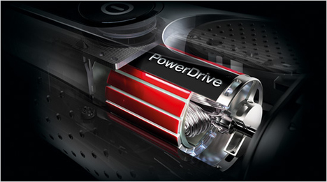 … PowerDrive hat der Rasierer 20 Prozent mehr Motorkraft als frühere Modelle – für schnelles Rasieren sogar bei dichtem Bartwuchs. Das …