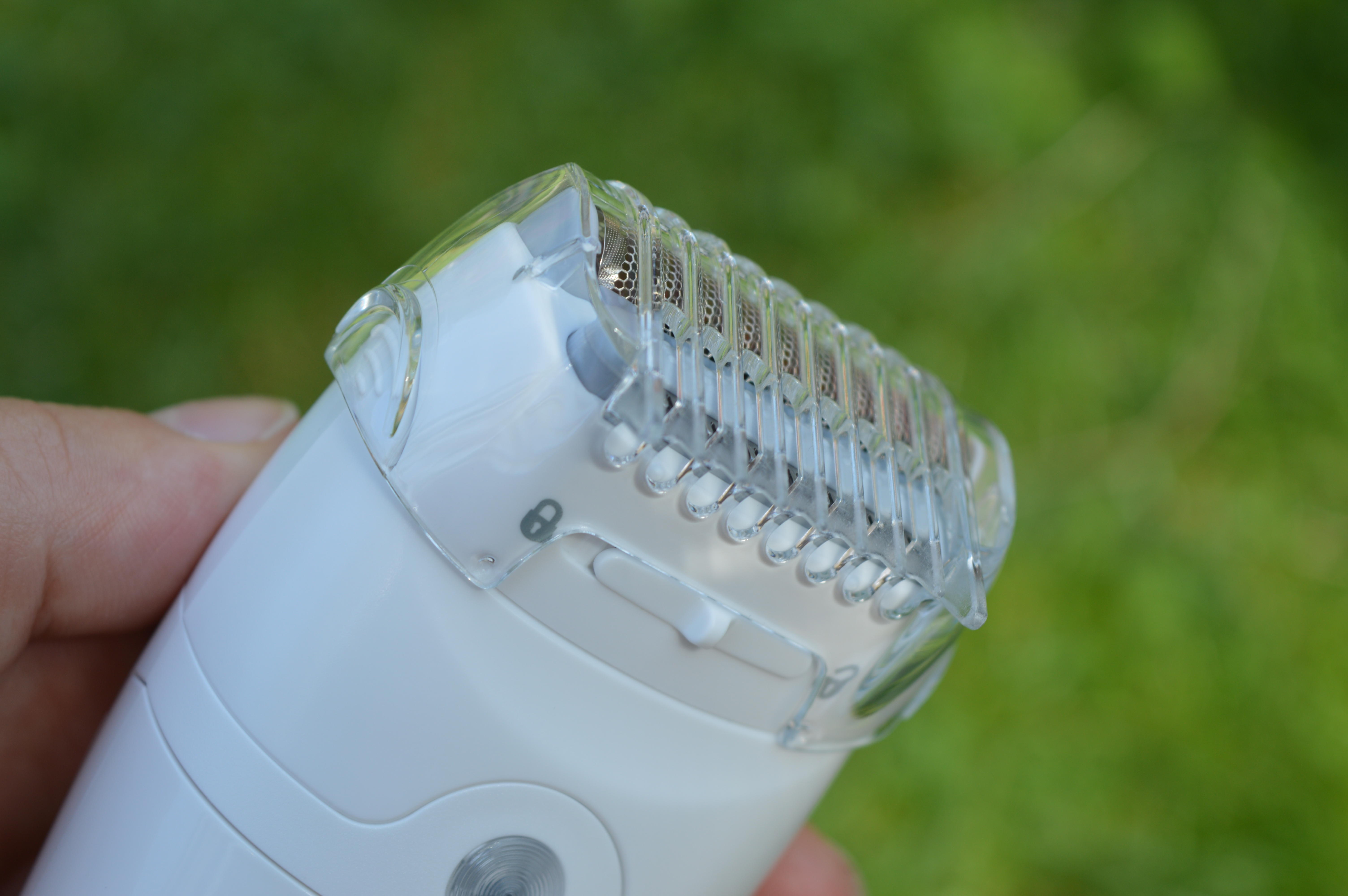 Mit dem Trimmer können wir längere Haare kürzen und uns somit sowohl auf die Rasur als auch die Epilation vorbereiten. 