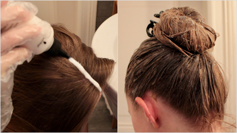 Strähne für Strähne auftragen und 30 Minuten (bei Erstanwendung) einwirken lassen.