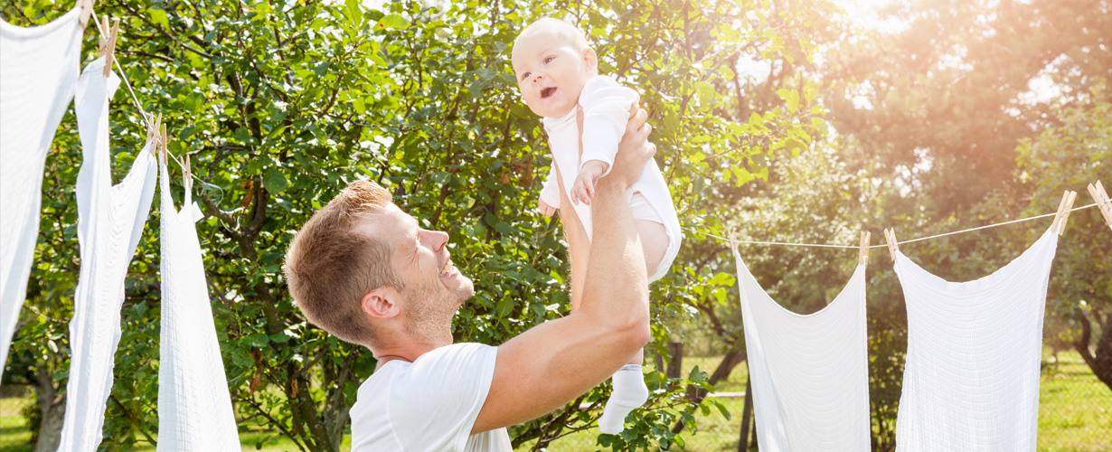 Das spart 50 % Wasser in der Herstellung und macht das Frische-Duo so weniger belastend für die Umwelt.* <br> (*Im Vergleich zwischen der Comfort Intense Dosierungsempfehlung von 15ml und der marktüblichen Empfehlung von 30ml pro Waschgang.)