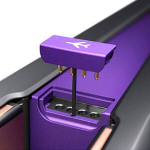 Dank Universalspannung und Flugsicherheitsfunktion⁴ kannst Du den Dyson Corrale™ Haarglätter ganz einfach im Handgepäck mitnehmen.