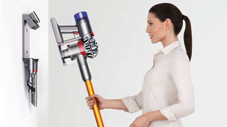 Der Dyson V8 Absolute verfügt über eine Wandhalterung mit Ladestation. Zur Aufbewahrung und zum Laden des Geräts, damit es jederzeit einsatzbereit ist.