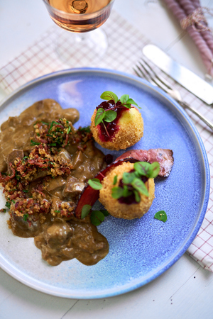 Bewirb dich jetzt gleich für dieses außergewöhnlich geschmackvolle Projekt!