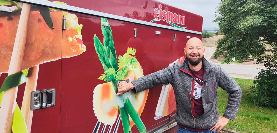 Eismann Alexander begrüßt uns zum Projekt!