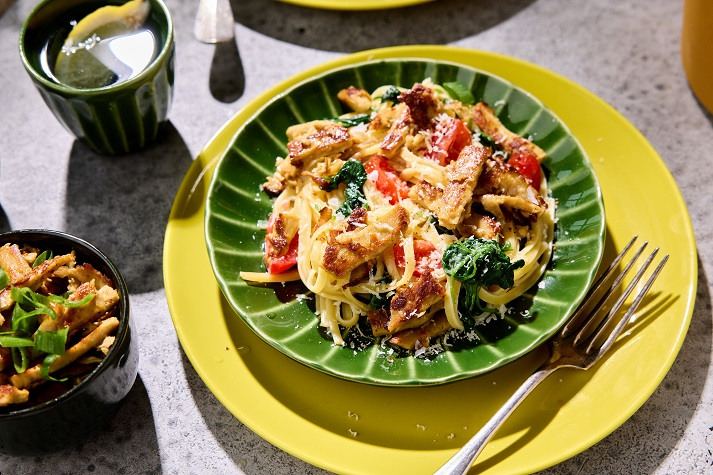 One pot Pasta mit veganem Chicken Natur