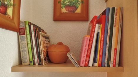 Ein fischer DUOPOWER-Projekt von trnd-Partner holzhaus2: Ein schönes Bücherregal.