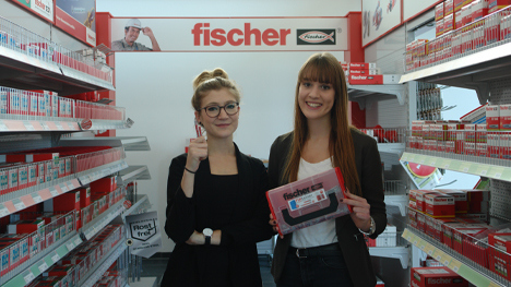 Lisa und Nadja - unsere Ansprechpartnerinnen bei fischer.