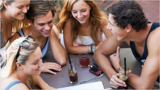 Ihre Erfahrungen bei der Gestaltung teilen sie mit allen Interessierten auf dem Projektblog sowie im Freundes- und Bekanntenkreis - wo sie außerdem das fertige Fotobuch präsentieren.