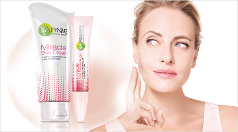  … verleiht der Haut ein frisches, strahlendes Aussehen – ab dem ersten Auftragen. Die leichte und cremig weiße Textur der Miracle Skin Cream enthält …