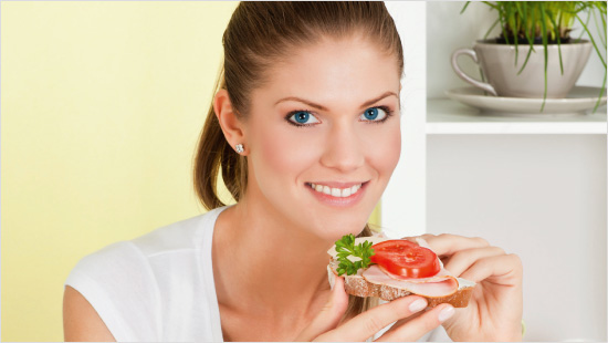 Diese sind 100% fleischfrei und eignen sich vor allem für diejenigen, die Fleisch und Wurst gern mögen, sich aber ab und zu eine vegetarische Abwechslung wünschen. 