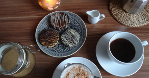 trnd-Partnerin koti85 nutzt einen tristen Tag mit ihrer Freundin für eine Tasse Lavazza.