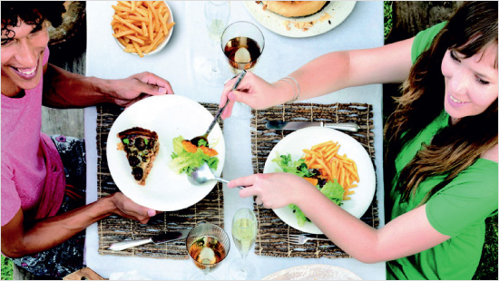 900 trnd-Partner probieren die Minuten Frites gemeinsam mit Verwandten, Freunden und Kollegen und überzeugen sich selbst von den Mikrowellen Pommes.