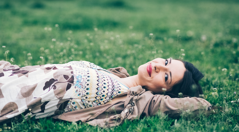 … verleihen der Haut bei regelmäßiger Anwendung eine jugendlichere und frischere Ausstrahlung.