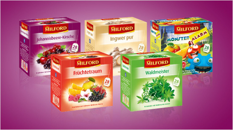 Die Projektteilnehmer probieren fünf Sorten MILFORD Tee: Johannisbeere-Kirsche, Früchtetraum, Ingwer Pur, Waldmeister und Monsteralarm Kindertee. 