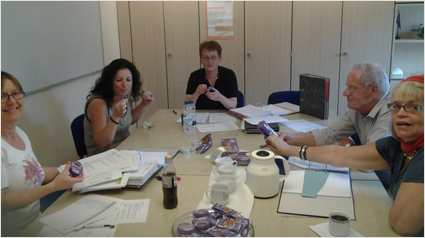 Auch in der Arbeit bringen wir Milka unter´s Volk.