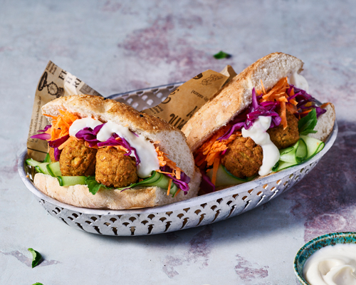 Falafel Sandwich mit Knoblauch MAYO