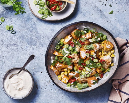 Süßkartoffel Salat mit Hühnchen, Mais und Koriander