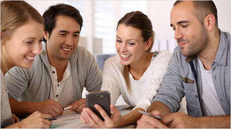 … probieren 120 trnd-Partner aus Hamburg in zwei Teams die Pakete selbst aus und können dadurch auch von unterwegs sehen, ob zu Hause alles in Ordnung ist.