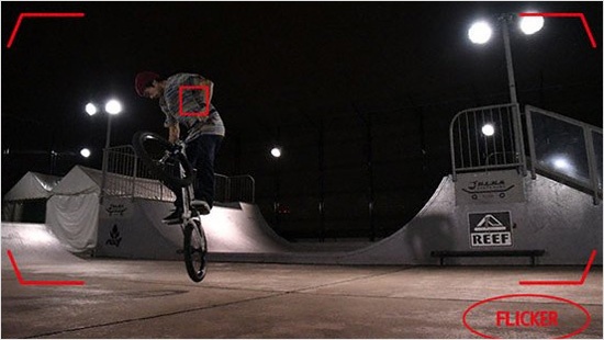 Dank eines großen ISO-Bereichs und minimalem Rauschen bei dennoch hoher Detailschärfe eröffnen sich ganz neue Aufnahmemöglichkeiten im Dunkeln.