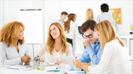 Mit weißer Lineatur, extra glattem und dickem Papier sowie vielen Extras vereinfachen die notizio Notizbücher die Arbeit im Büro, in der Universität und zu Hause.