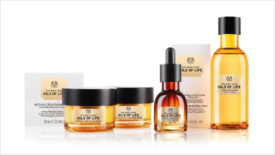 Neu von The Body Shop: Die Oils of Life Serie auf der Basis natürlicher Samenöle.  Drei der Produkte probieren wir im trnd-Projekt selbst aus. 
